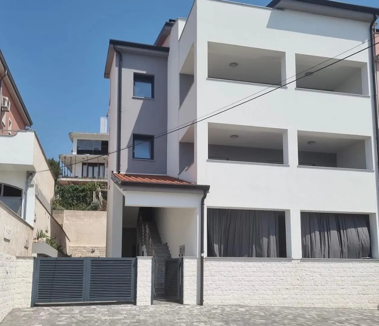Apartmani Jozi contacts